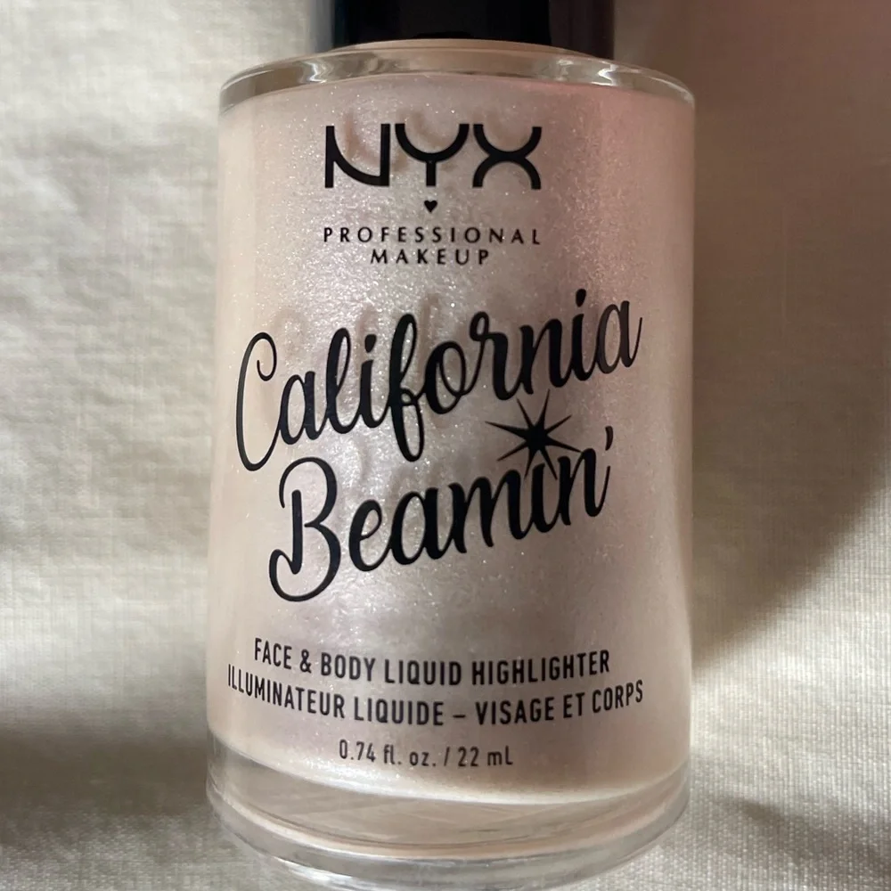 NYX California Beamin’ Liquid Highlighter, Pearl Necklace - Picture 5 of 9